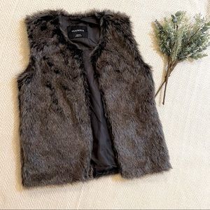 Glamsia Faux Fur Vest Size Medium